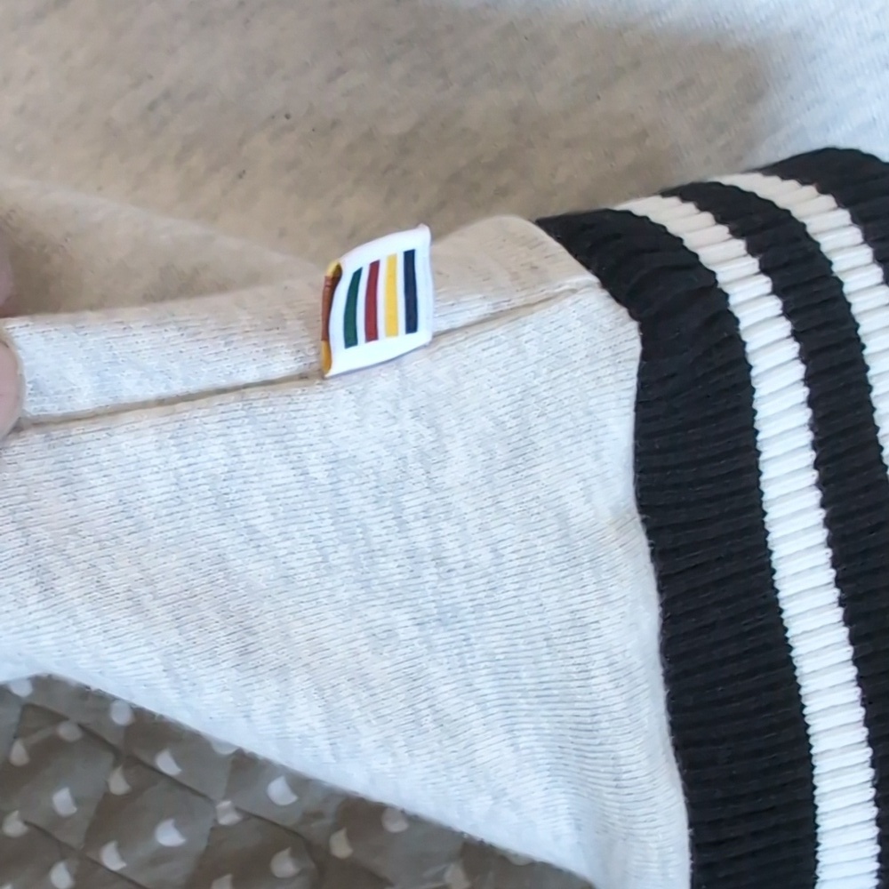 Hudson's Bay, Strong And Free Team Canada Womens White /Black Jacket.XL - Picture 9 of 16